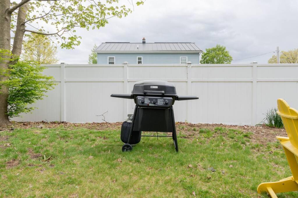 Campfire Cottage Fireplace, Fire Pit & No Chores! Kingston Exterior photo