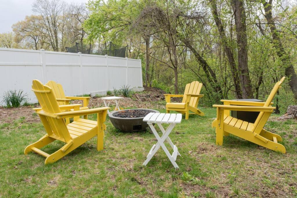 Campfire Cottage Fireplace, Fire Pit & No Chores! Kingston Exterior photo